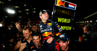 Verstappen celebra que es campeón de F1 / FLORENT GOODEN / EUROPA PRESS