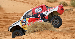 Nasser Al Attiyah con su Toyota en el Dakar 2023 / GIGI SOLDANO / EUROPA PRESS