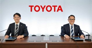 Koji Sato y Akio Toyoda / TOYOTA