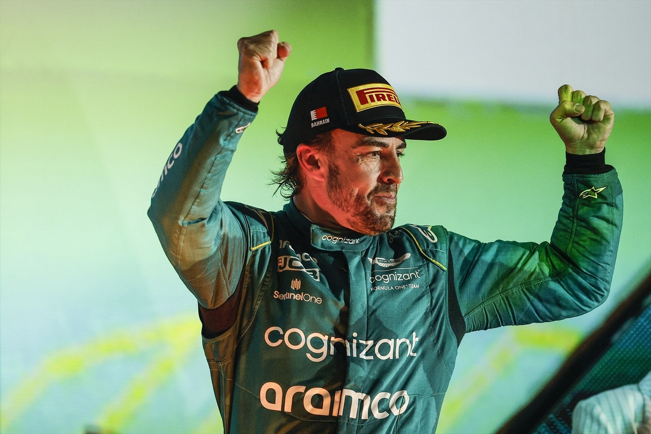 locura-en-bahrein-con-alonso-y-aston-martin