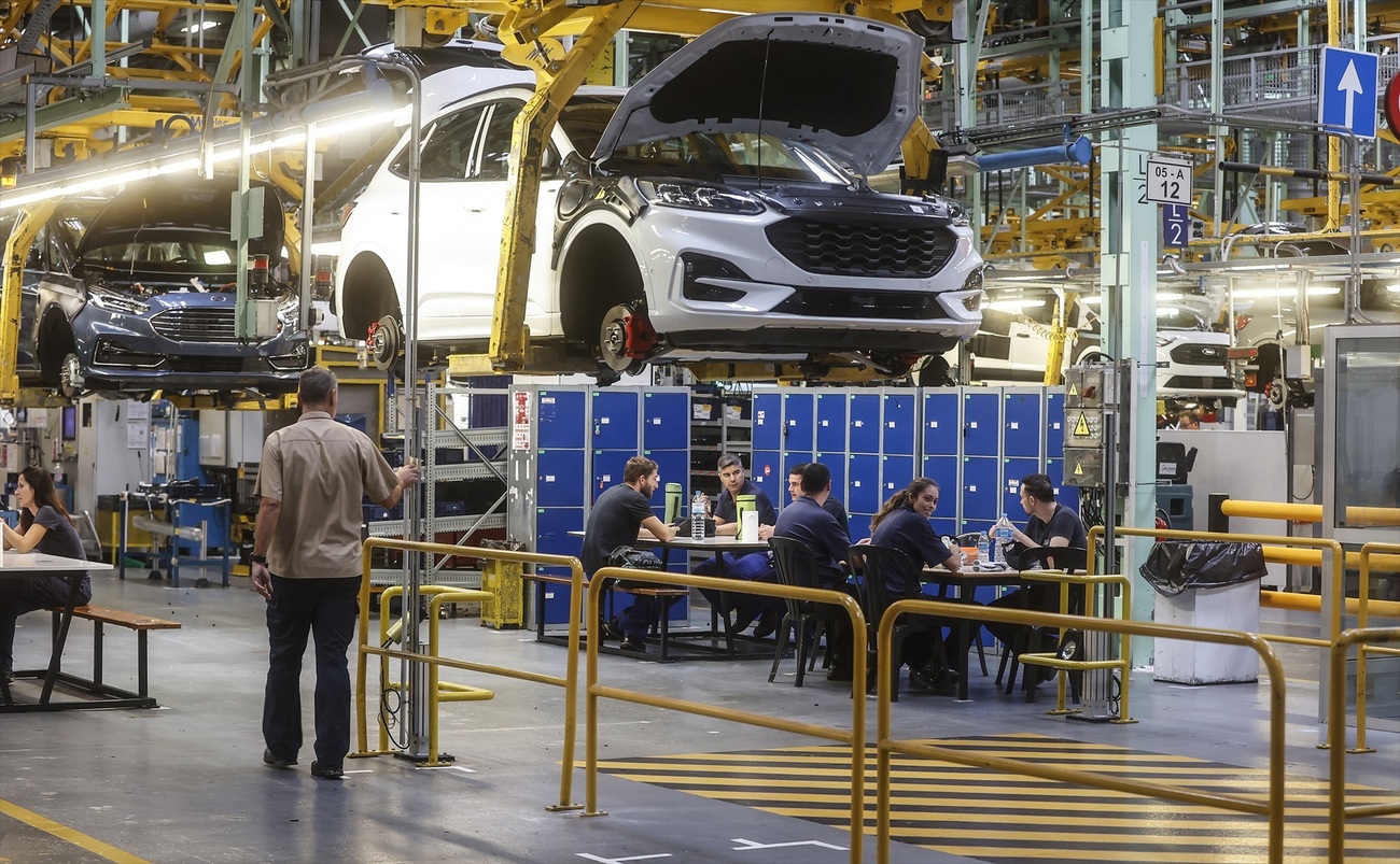 Trabajadores en la fábrica de Ford de Almussafes (Valencia) / ROBER SOLSONA / EUROPA PRESS Trabajadores en la fábrica de Ford de Almussafes (Valencia) / ROBER SOLSONA / EUROPA PRESS