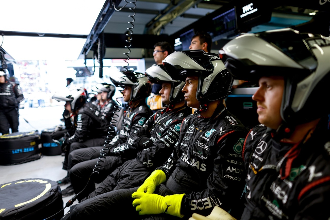 Mecánicos de Mercedes en el GP de Azerbaiyán / DPPI / EUROPA PRESS Mecánicos de Mercedes en el GP de Azerbaiyán / DPPI / EUROPA PRESS