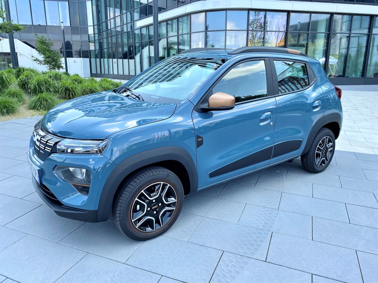 Nuevo Dacia Spring Electric 65 / A.M.