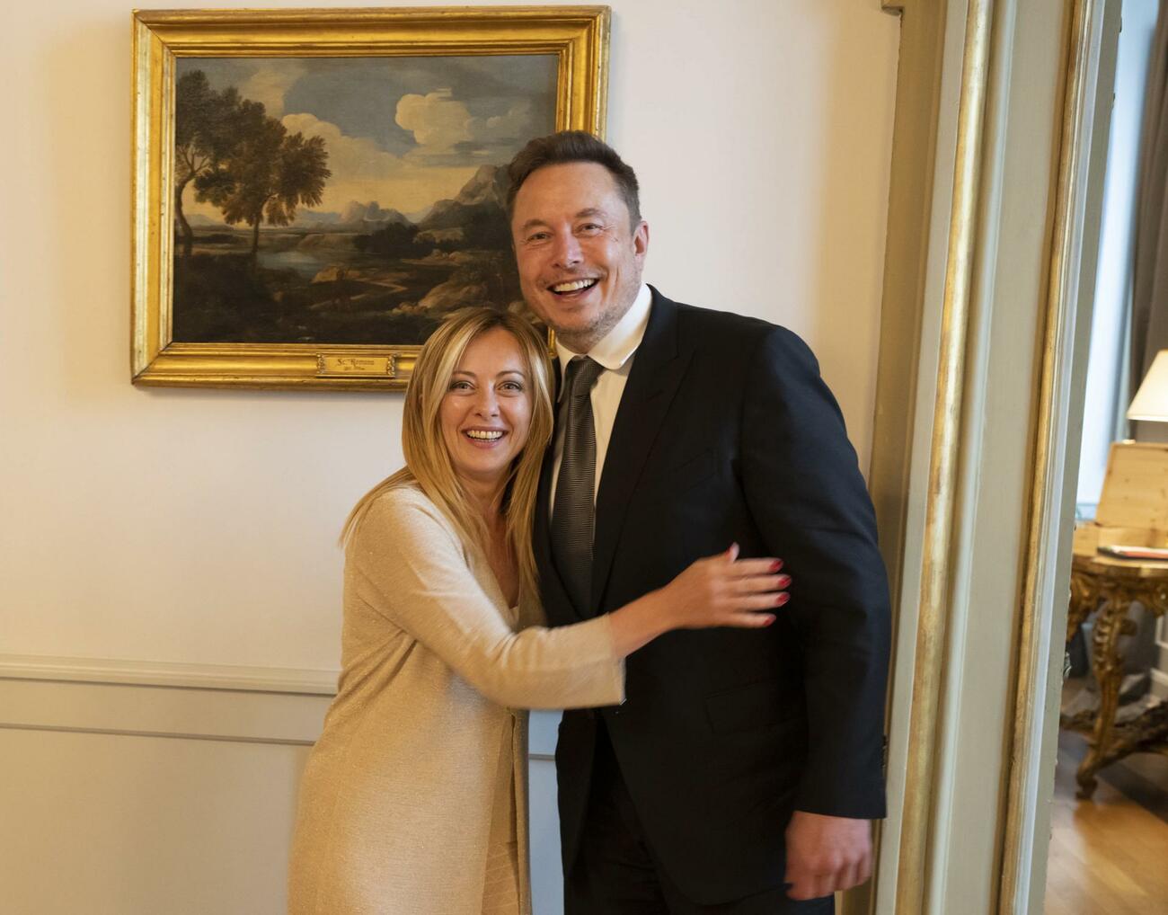 Giorgia Meloni con Elon Musk / EFE / EPA / CHIGI PALACE PRESS OFFICE Giorgia Meloni con Elon Musk / EFE / EPA / CHIGI PALACE PRESS OFFICE