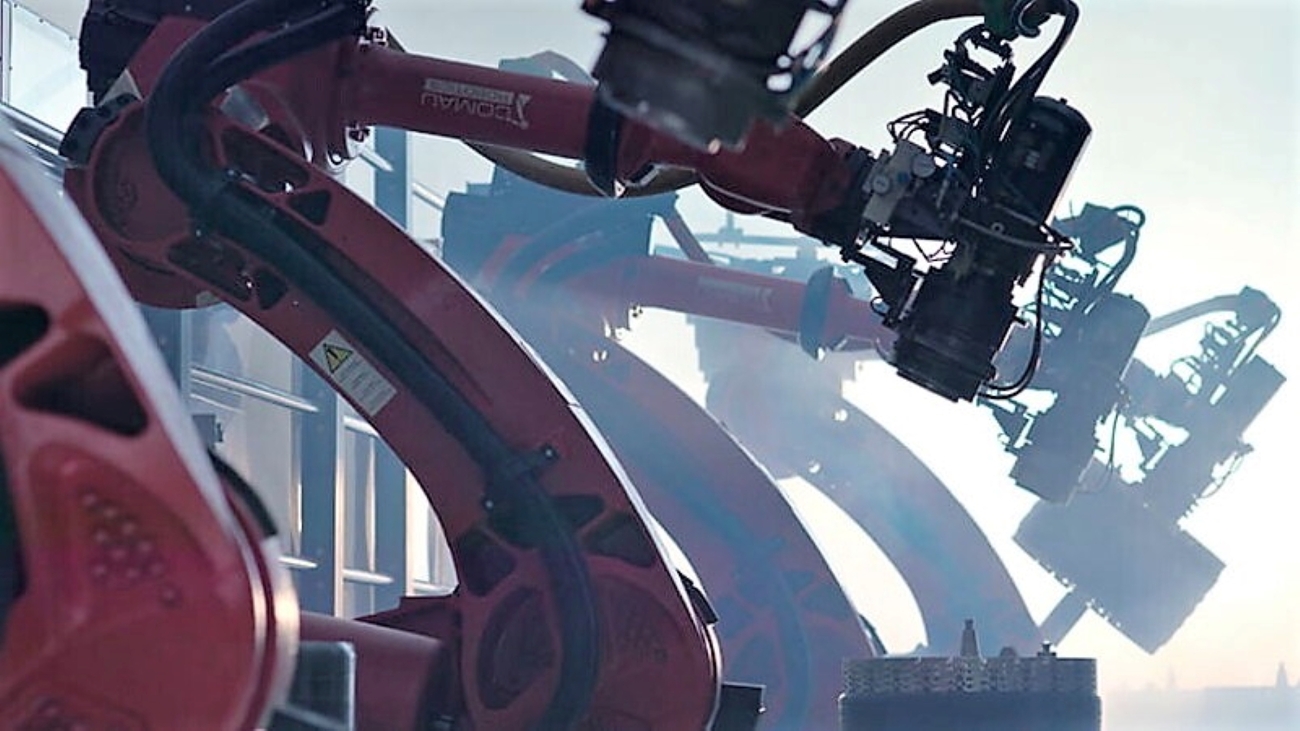 Fábrica de neumáticos de Pirelli / PIRELLI