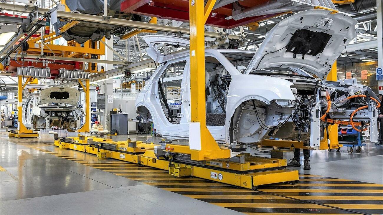 Producción del R5 en el Centro de Prototipos de Renault / RENAULT