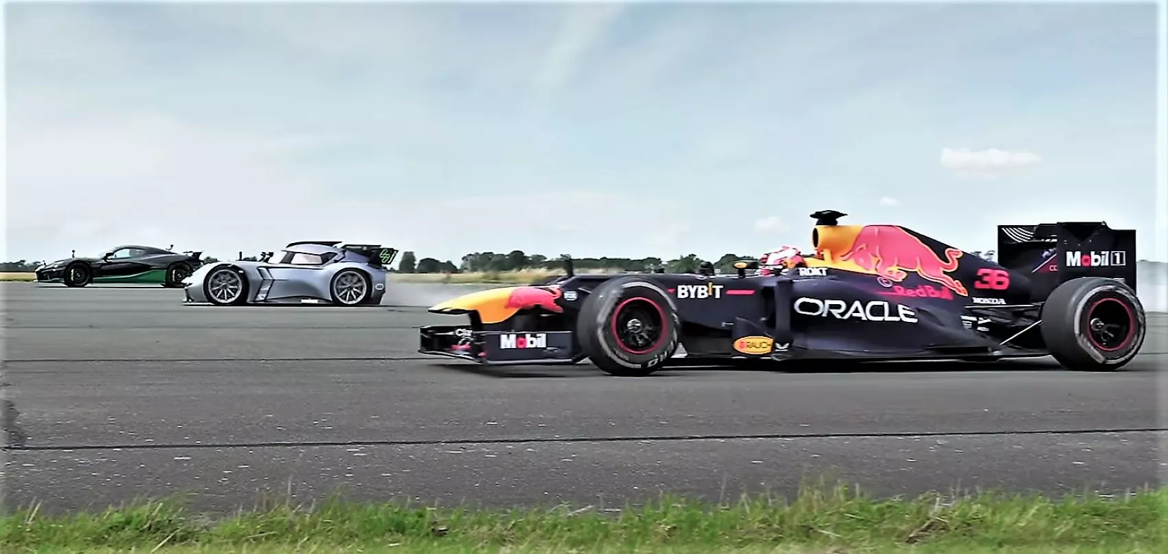 Duelo de Rimac Nevera con dos bólidos / YOUTUBE RIMAC