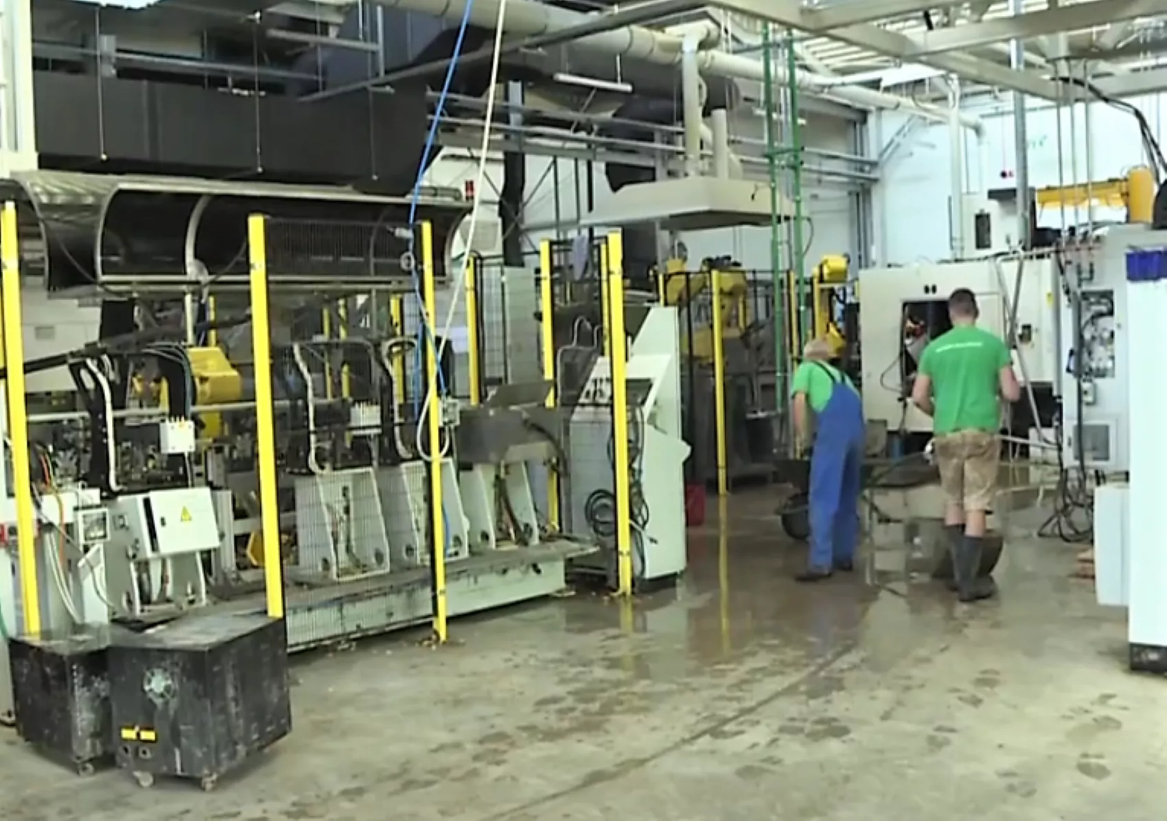 Limpieza en la planta de KLS en Eslovenia / RTVSLO Limpieza en la planta de KLS en Eslovenia / RTVSLO