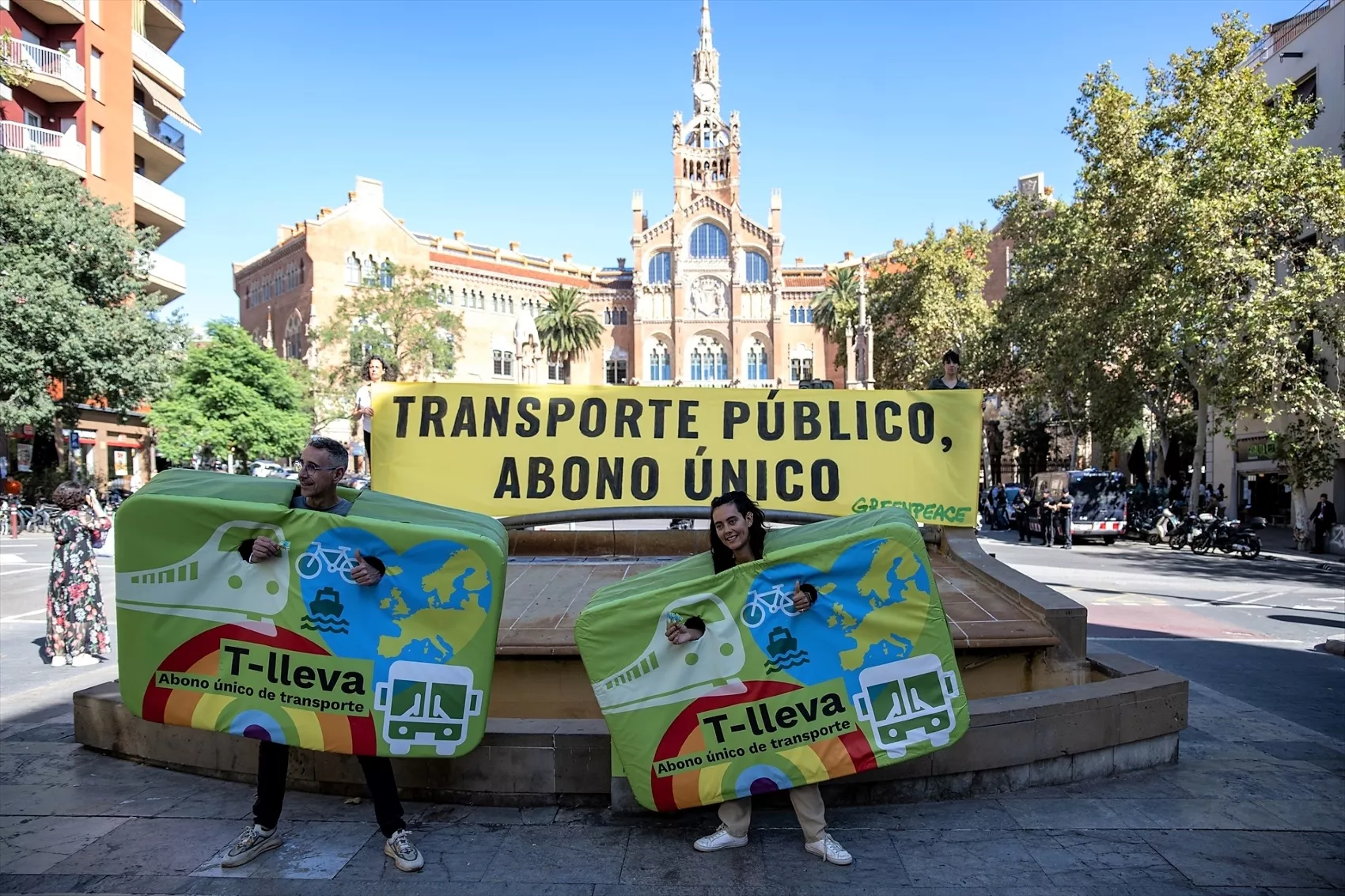 Protesta de Greenpeace ante la cumbre de transporte en Barcelona / LORENA SOPENA / EUROPA PRESS
