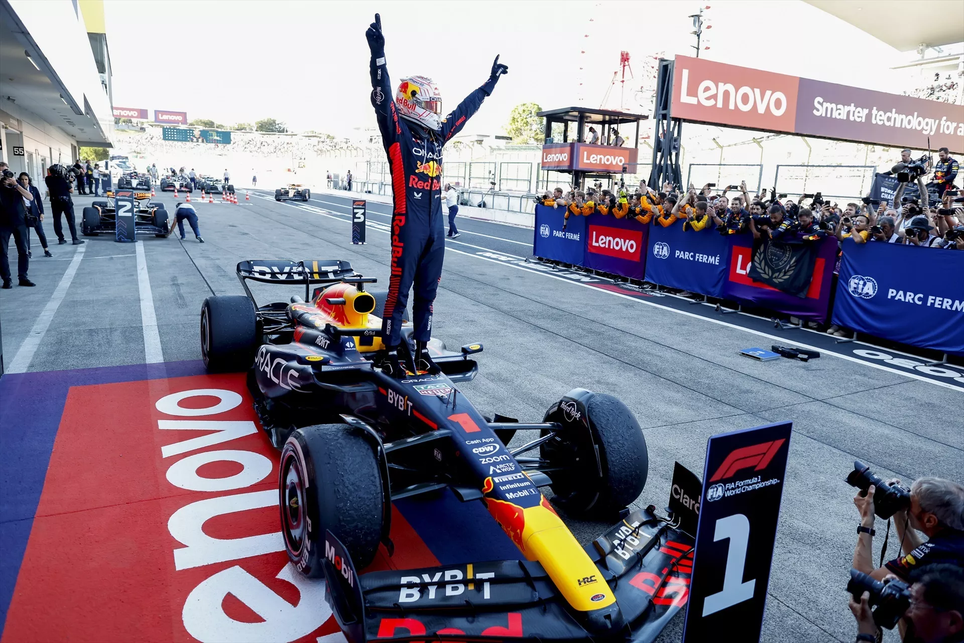 Verstappen celebra su triunfo en el GP de Japón / DPPI / EUROPA PRESS