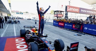 Verstappen celebra su triunfo en el GP de Japón / DPPI / EUROPA PRESS