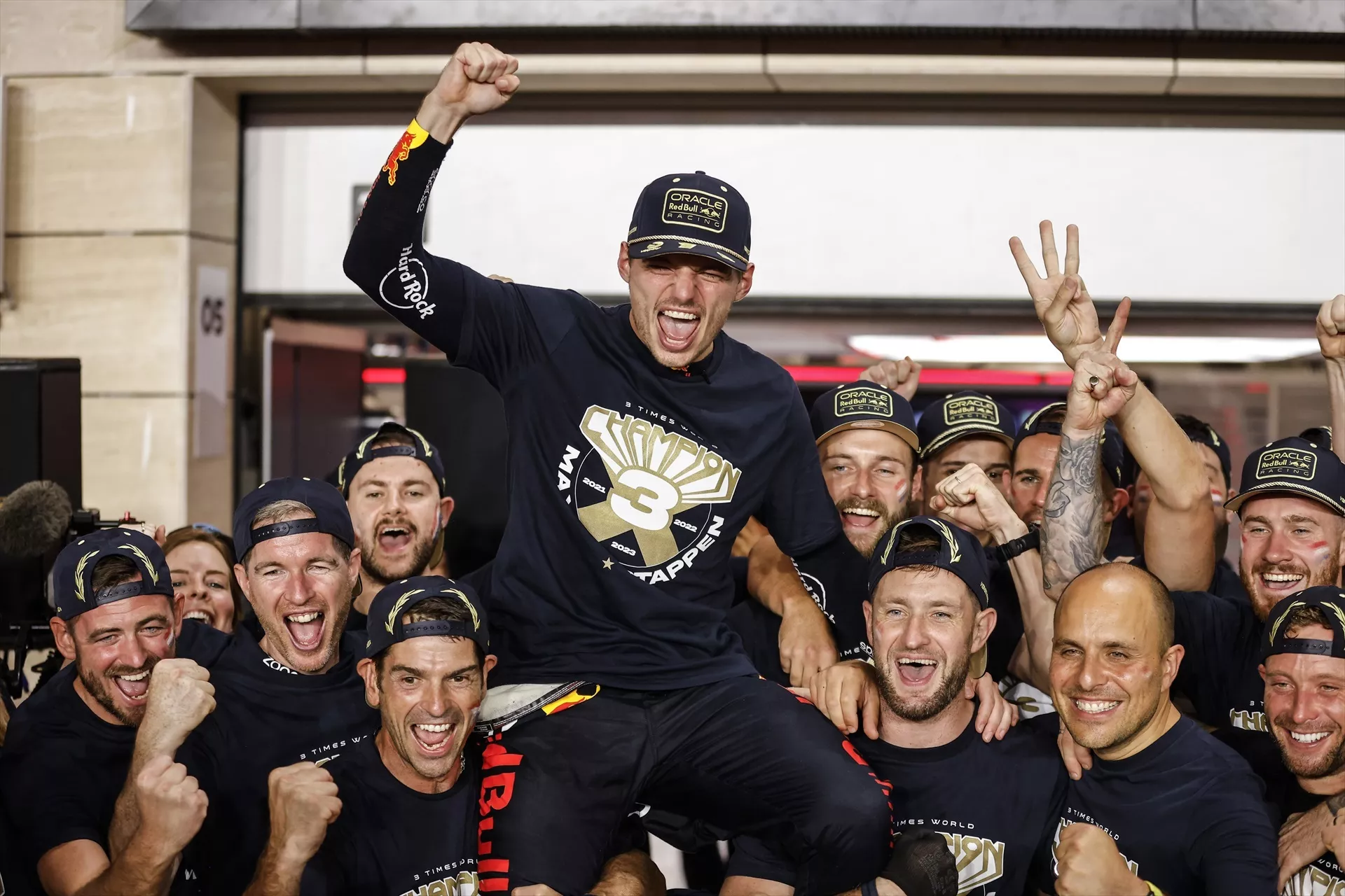 Max Verstappen celebra su tercer título de F1 en Qatar / XAVI BONILLA / EUROPA PRESS
