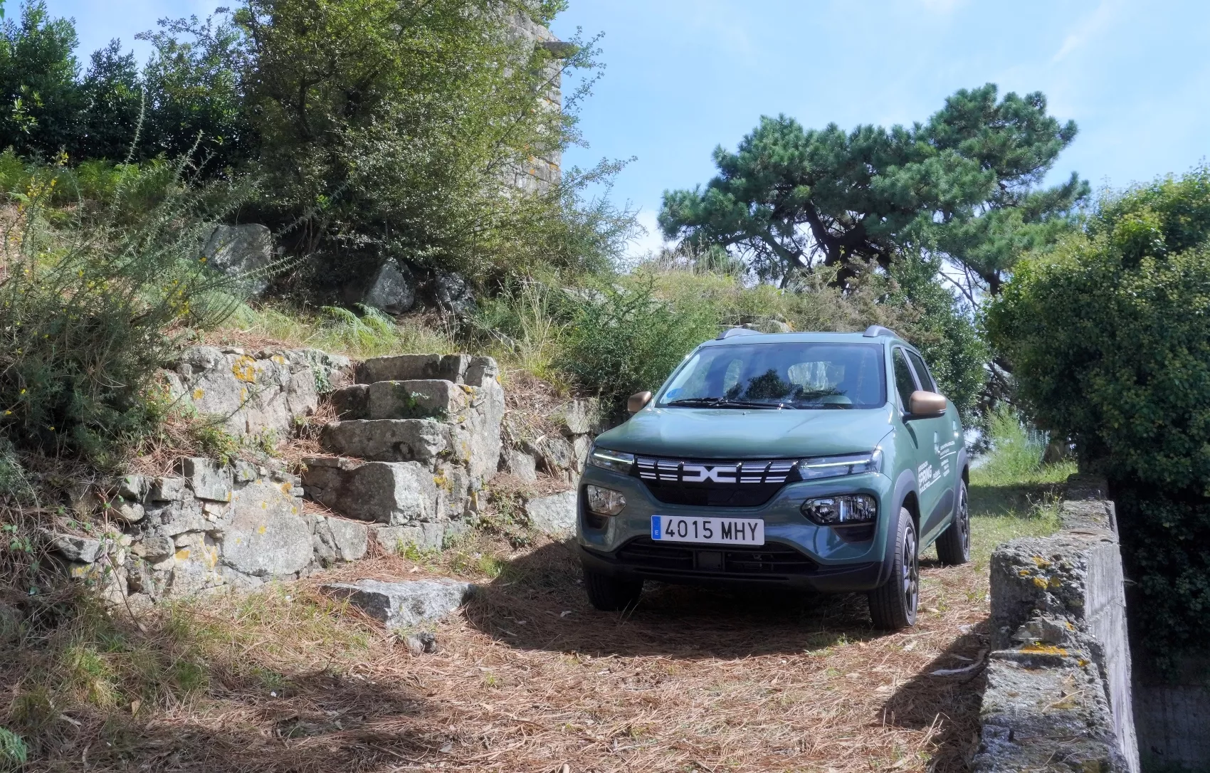 Un Dacia Spring de cartsharing en el Camino de Santiago / DACIA