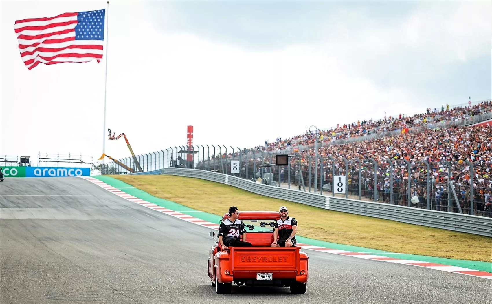 Los pilotos Bottas y Zhou en Austin / FLORENT GOODEN / EUROPA PRESS