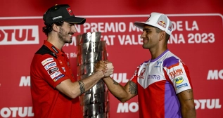 Bagnaia y Martín, antes de la carrera de Valencia / EUROPA PRESS Bagnaia y Martín, antes de la carrera de Valencia / EUROPA PRESS