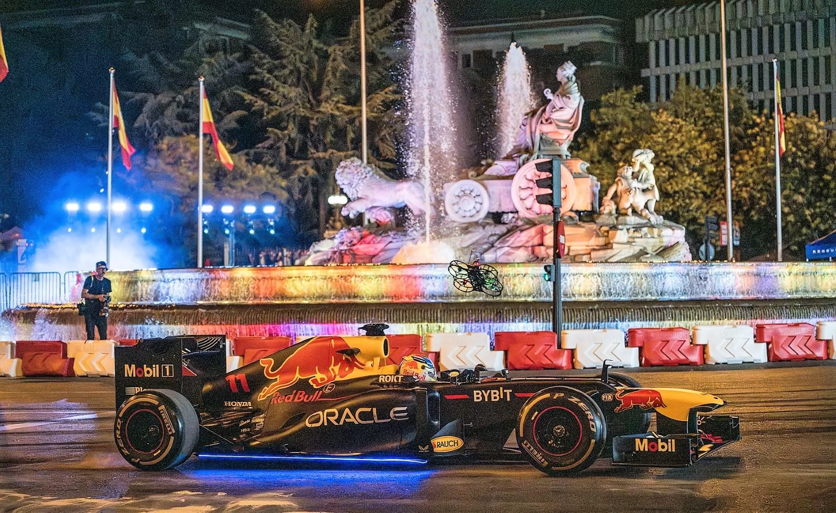 Checo Pérez en una exhibición de F1 en Madrid / DIEGO RADAMÉS / EUROPA PRESS