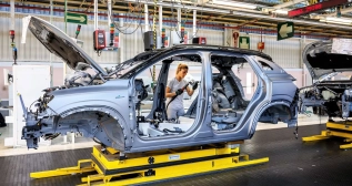 Proceso de producción con Metaverso de Renault / RENAULT Proceso de producción con Metaverso de Renault / RENAULT