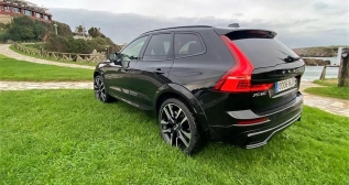 Parte trasera del renovado Volvo XC60 Recharge / A.M. Parte trasera del renovado Volvo XC60 Recharge / A.M.