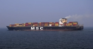 Buque de la naviera MSC en el mar Rojo / ASHISH VAISHNAV / EUROPA PRESS