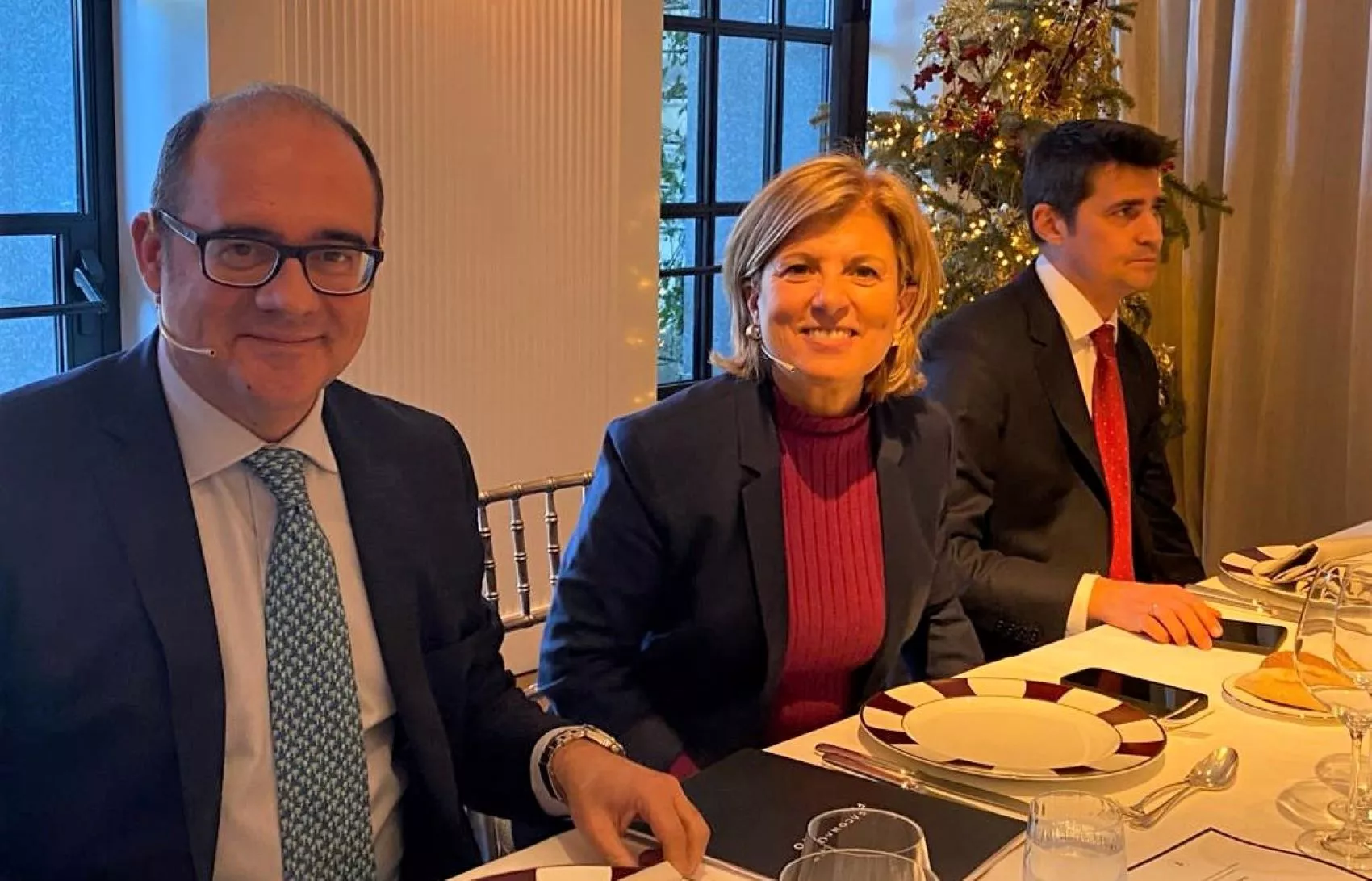 Marta Blázquez, con José Ignacio Moya y Raúl Morales, hace balance del año / A.M.