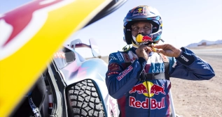 Al-Attiyah, ganador del Dakar 2023, con su nuevo equipo Prodrive Hunter / JULIEN DELFOSSE / EUROPA PRESS