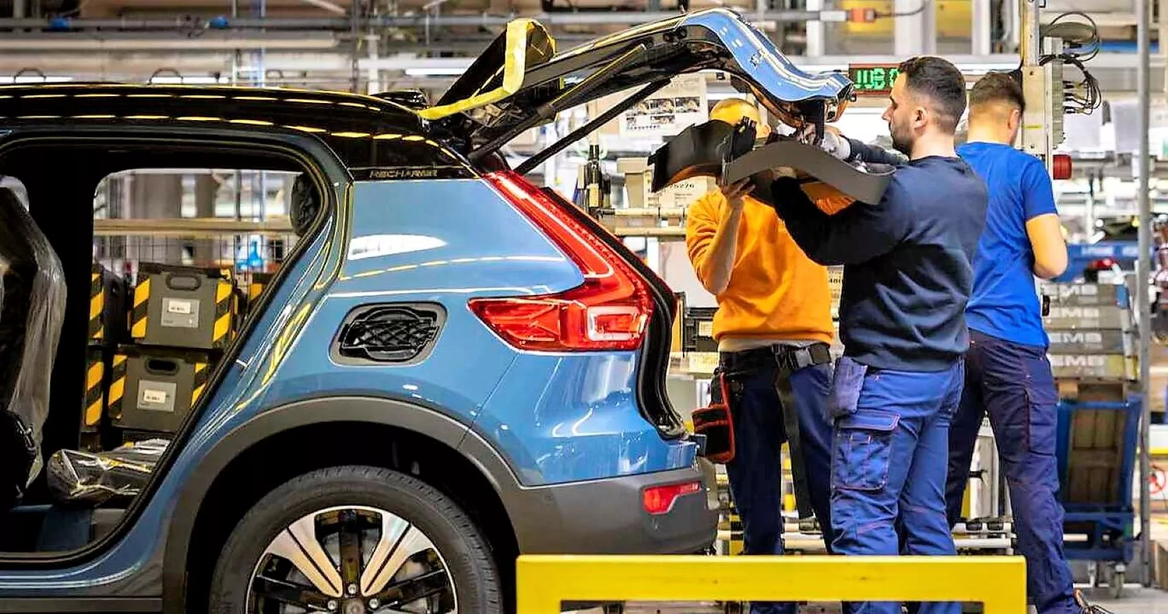 Fábrica de Volvo en Gent / VOLVO