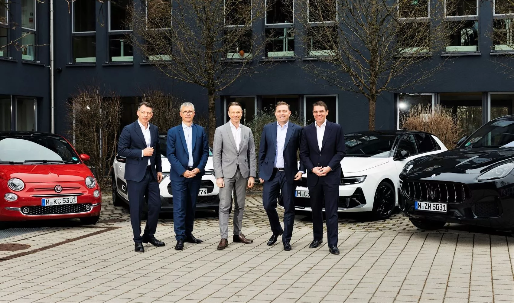 Firma del acuerdo de Stellantis y Sixt