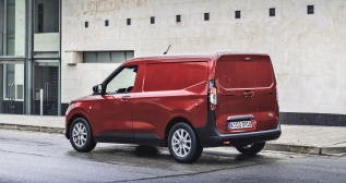 Nueva Ford Transit Courier / FORD