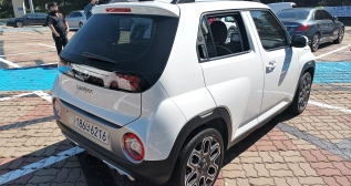 La parte trasera del Hyundai Casper La parte trasera del Hyundai Casper