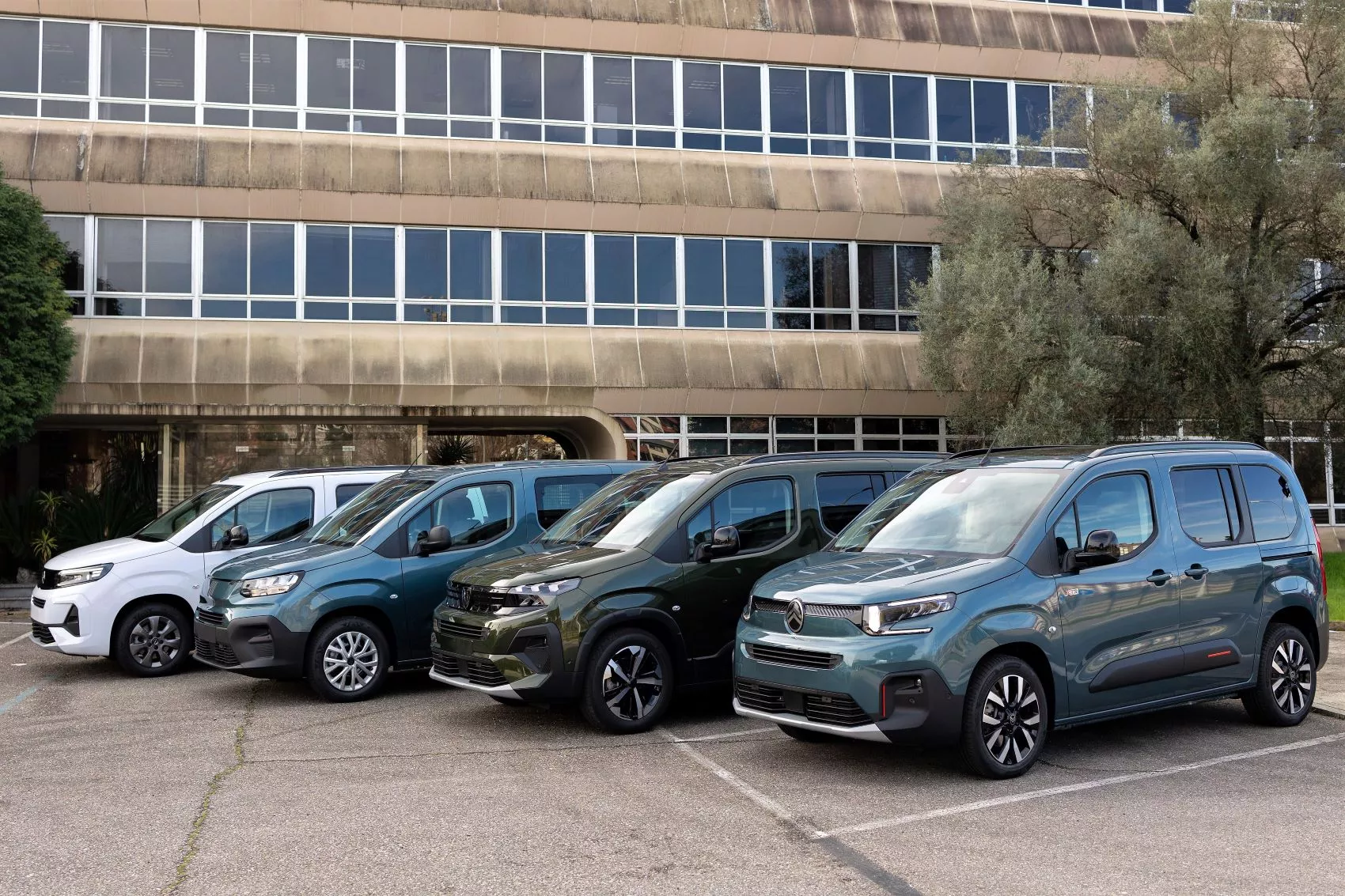 Furgonetas de Stellantis en la fábrica de Vigo / STELLANTIS