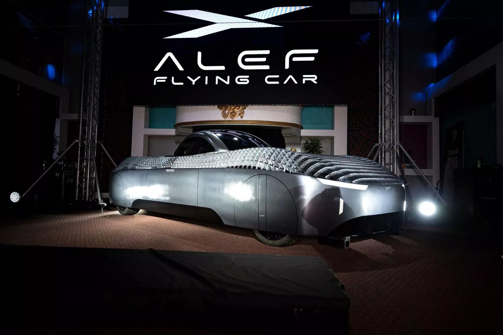 Coche volador Alef que se puede ver en el Mobile World Congress