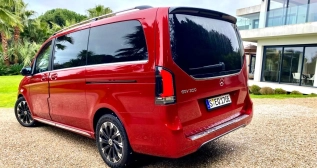 Parte trasera de Mercedes Clase V / A.M. Parte trasera de Mercedes Clase V / A.M.