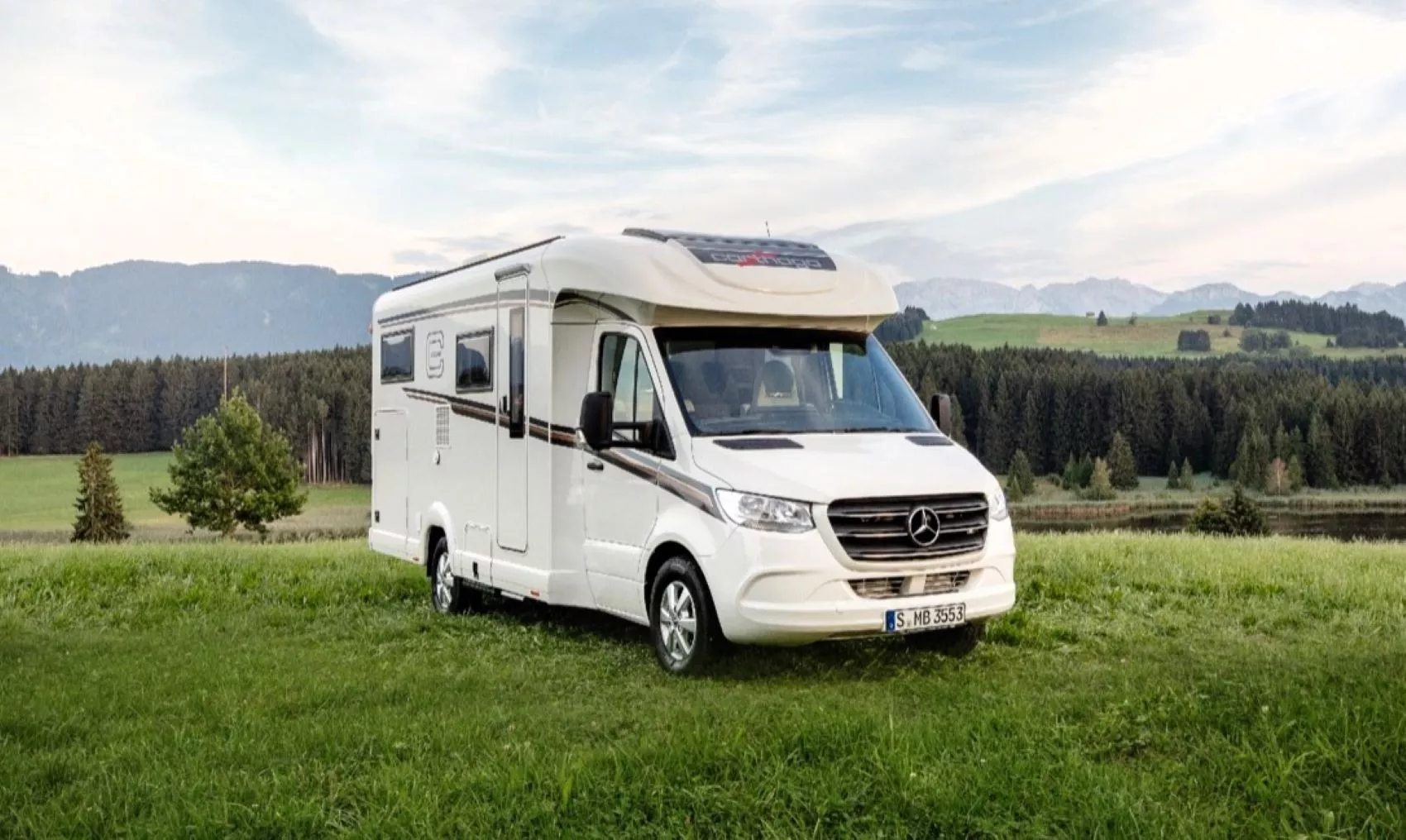 Una autocaravana en plena naturaleza