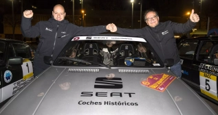 Josep Viapla y Carles Jiménez con el Seat Ibiza ganador