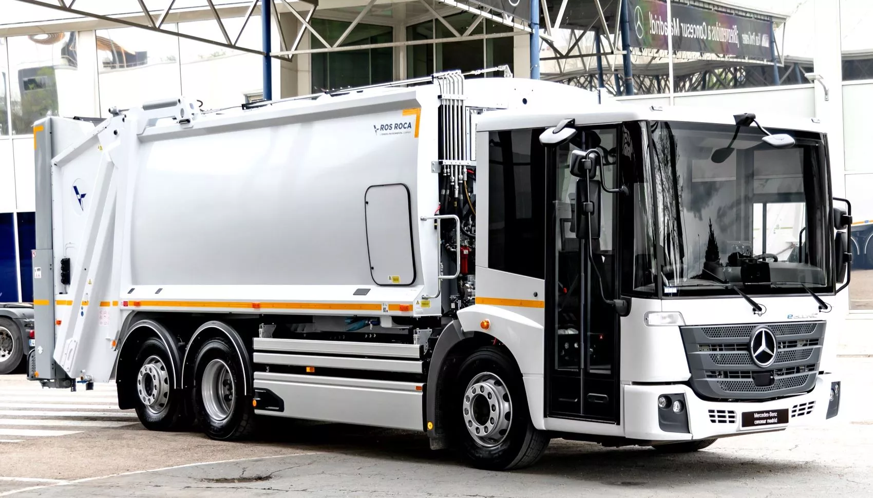 Camión eléctrico de recogida de basura en Madrid / VALORIZA