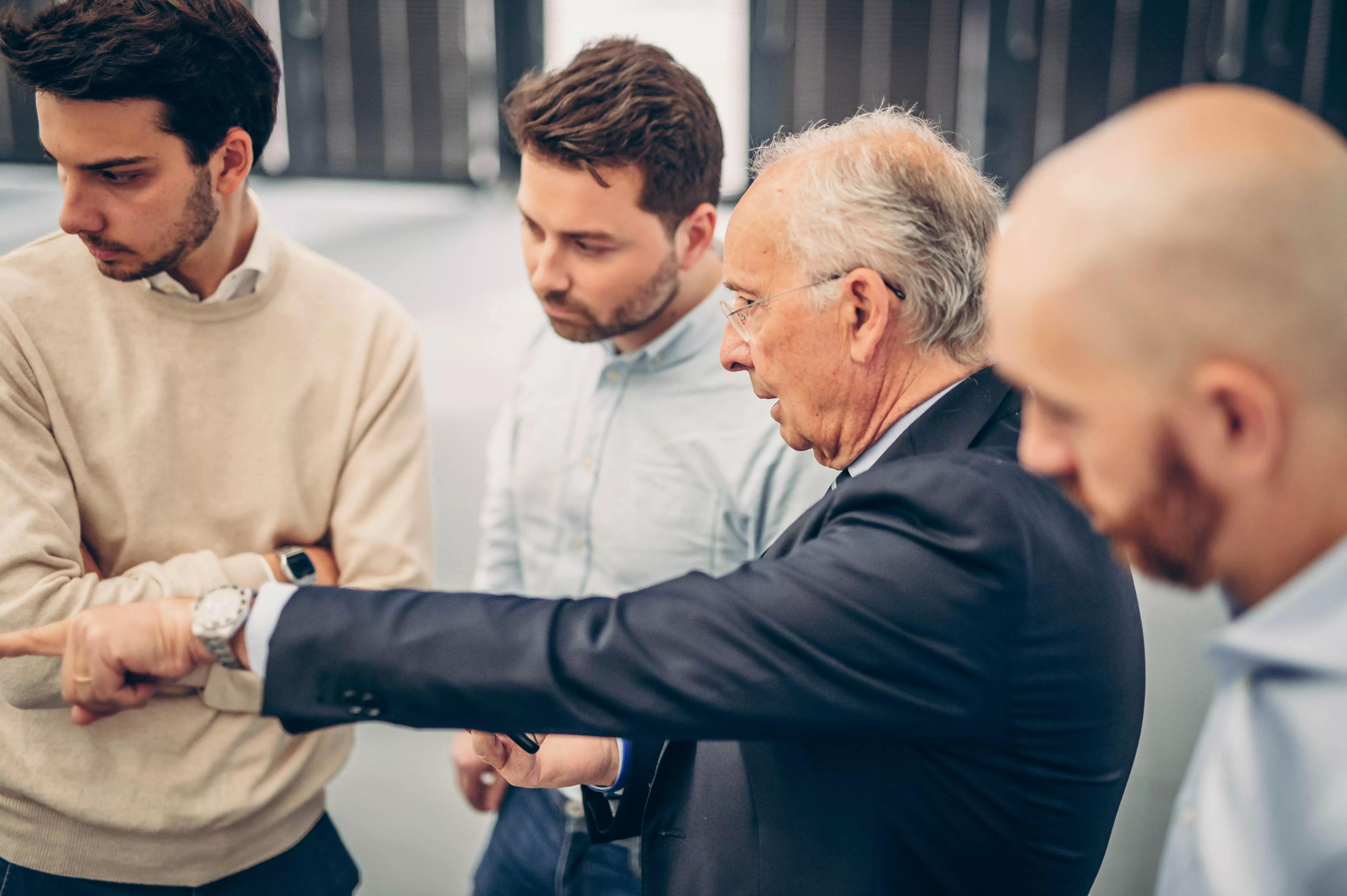 Walter de Silva con su equipo
