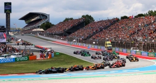 Gradas repletas de aficionados en el GP de España / CIRCUIT Gradas repletas de aficionados en el GP de España / CIRCUIT