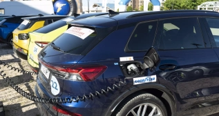 Recarga de vehículos eléctricos en el Ecomotion Tour 2024