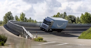 Pruebas del camión de hidrógeno de Mercedes Pruebas del camión de hidrógeno de Mercedes
