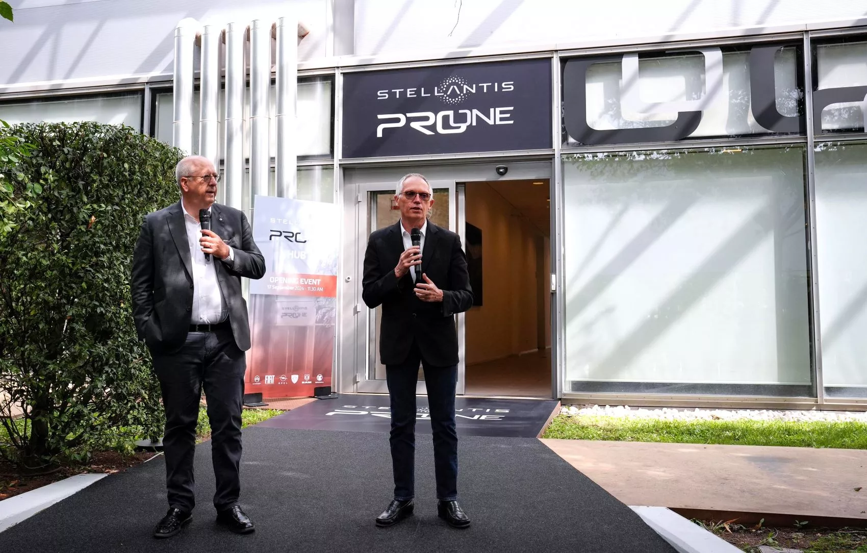 Carlos Tavares en el centro Stellantis ProOne en Mirafiori