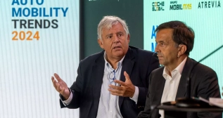 Javier de Ulacia (Ganvam) y Joan Blancafort (Fecavem) en Auto Mobility Trends Javier de Ulacia (Ganvam) y Joan Blancafort (Fecavem) en Auto Mobility Trends