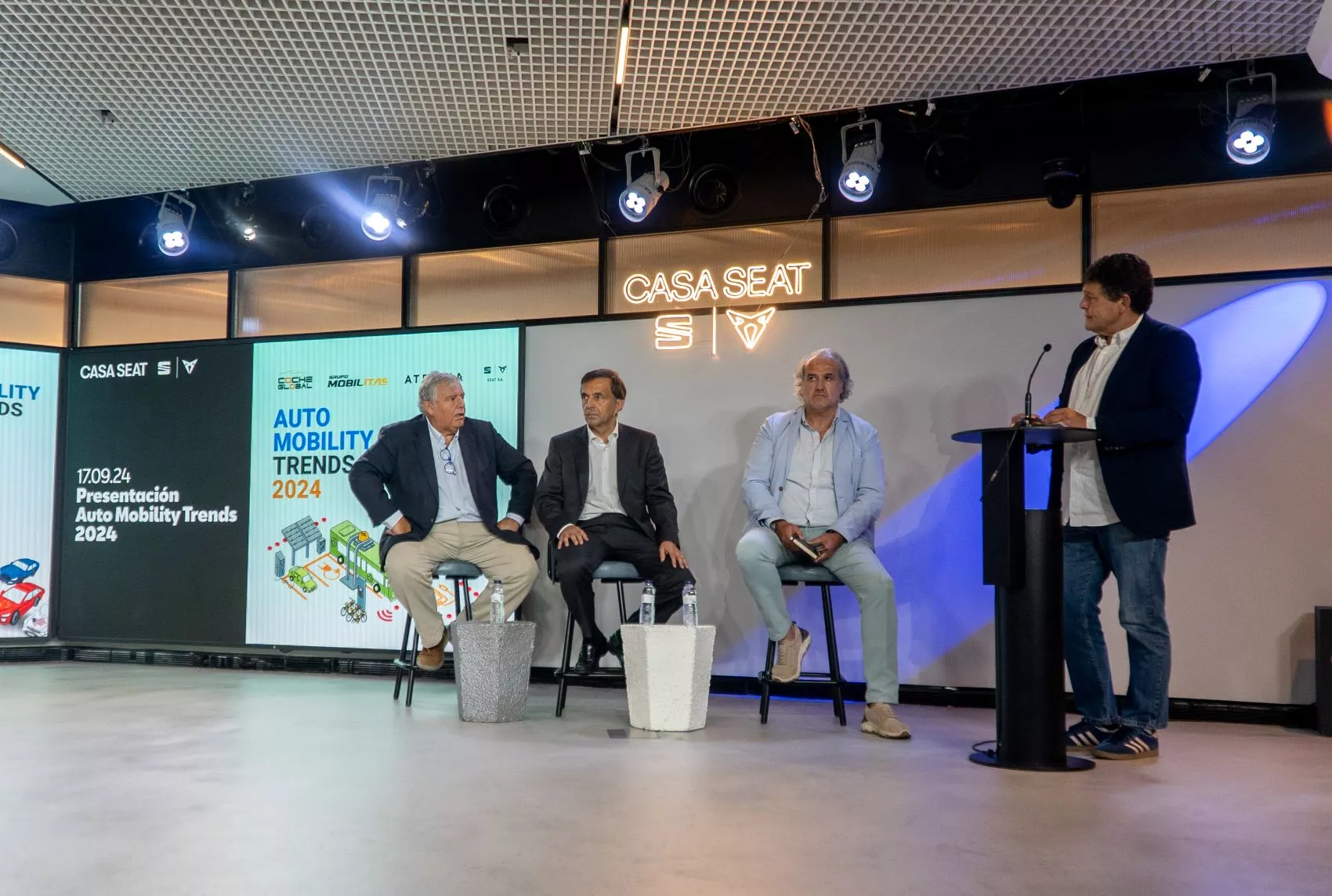 Mesa de distribución en Auto Mobility Trends 2024