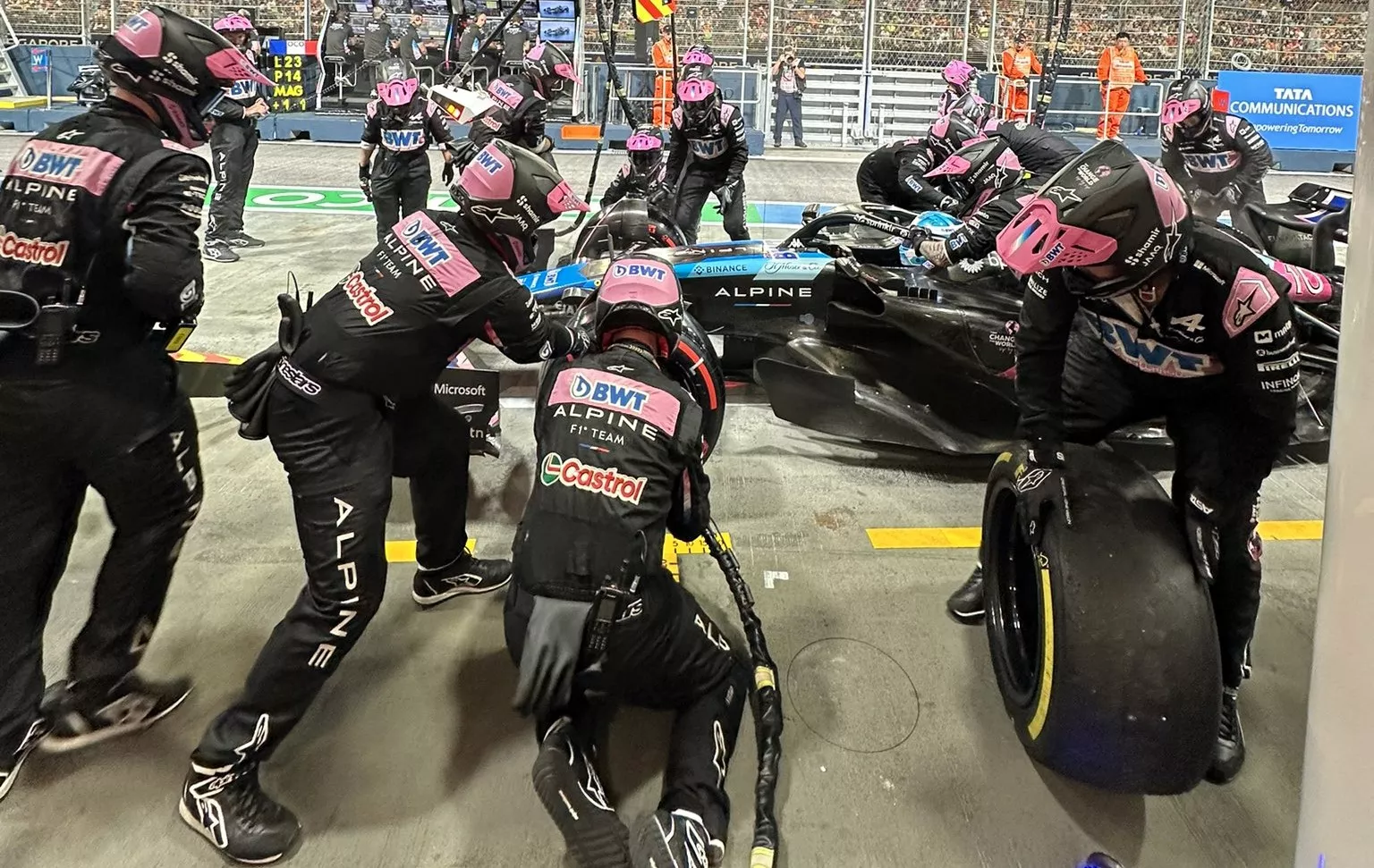 Pit Stop del equipo de F1 de Alpine / X ALPINE Pit Stop del equipo de F1 de Alpine / X ALPINE