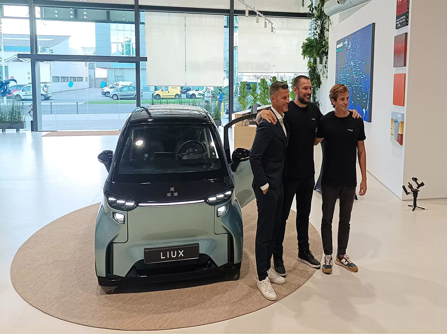 Presentación del acuerdo de OK Mobility y Liux