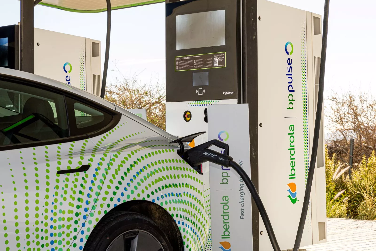 Electrolinera de bp pulse e Iberdrola