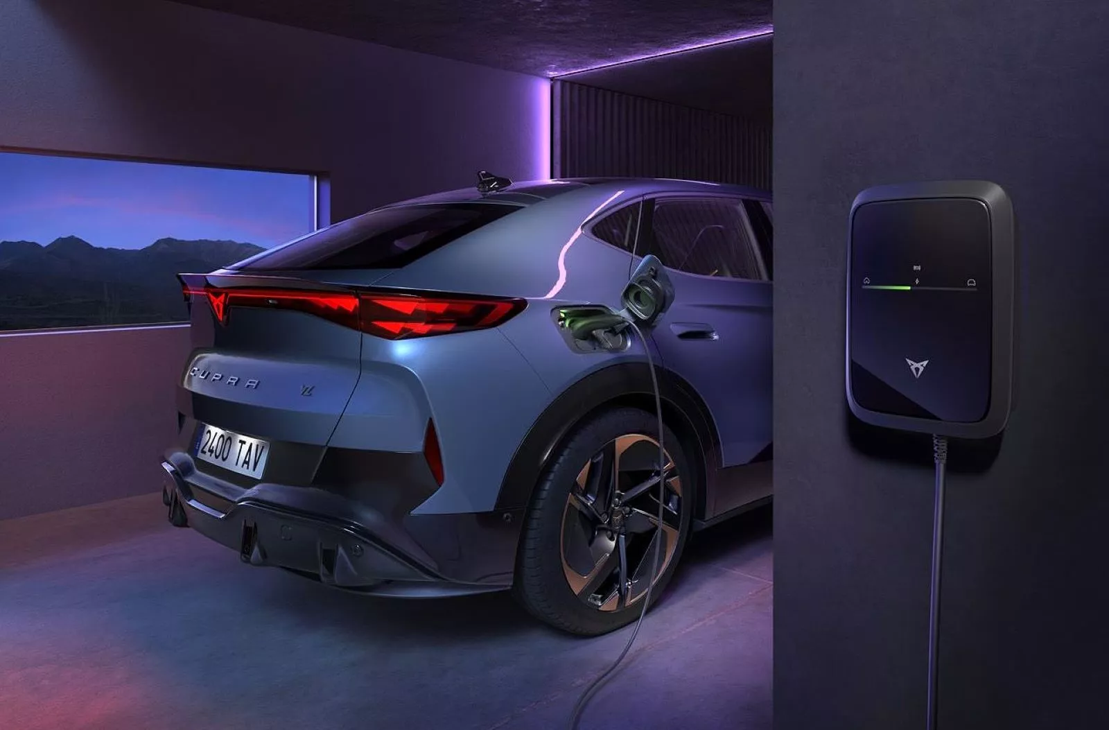 Un Cupra Tavascan durante la carga / CUPRA