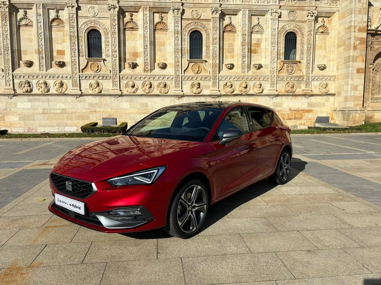Nuevo Seat León híbrido enchufable en León / A.M.