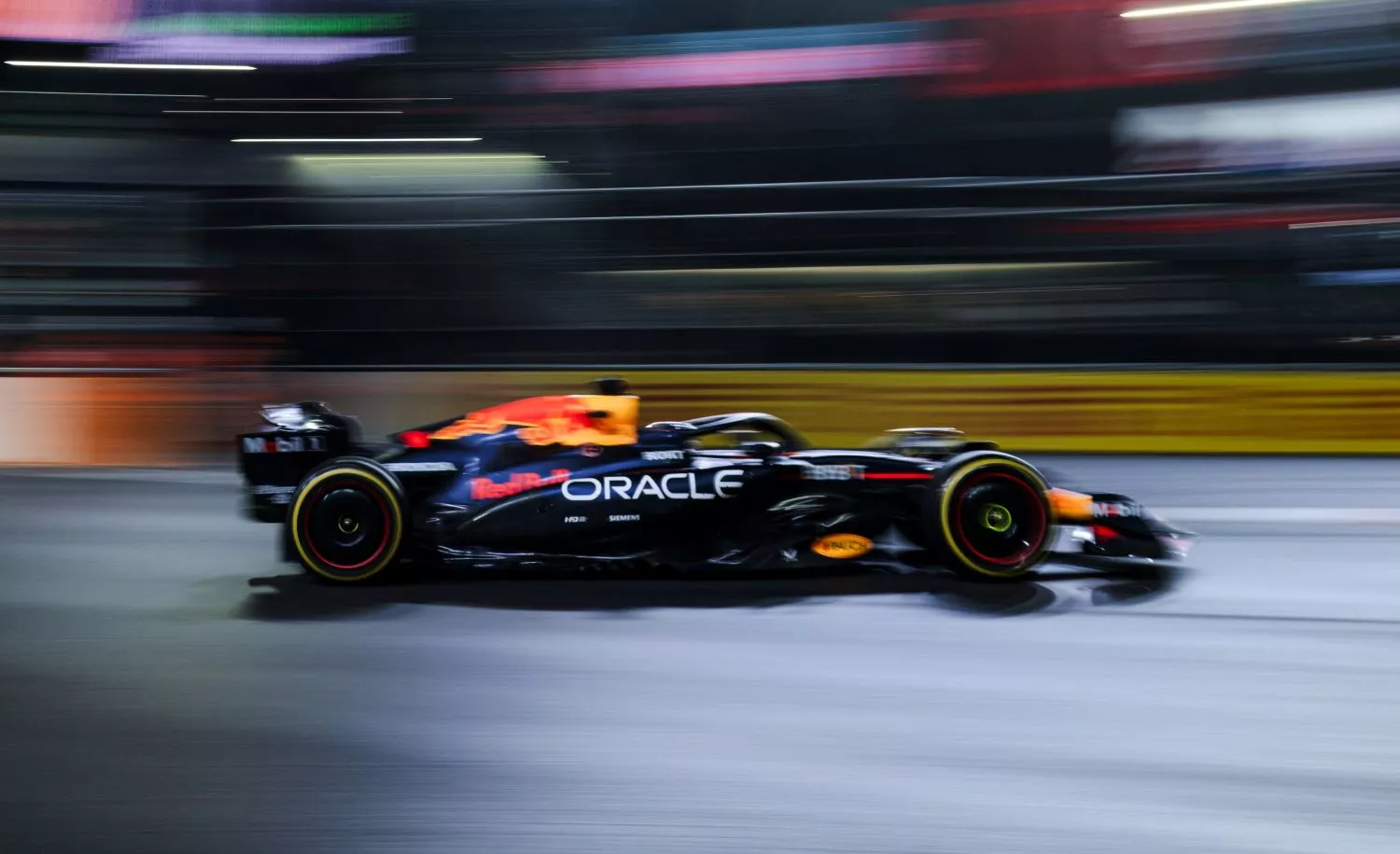 Verstappen en el GP de Las Vegas / X RED BULL Verstappen en el GP de Las Vegas / X RED BULL