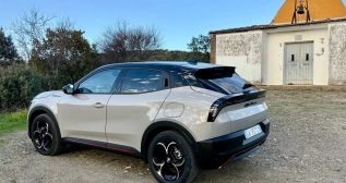 Diseño de la pate trasera del Alfa Romeo Junior Diseño de la pate trasera del Alfa Romeo Junior