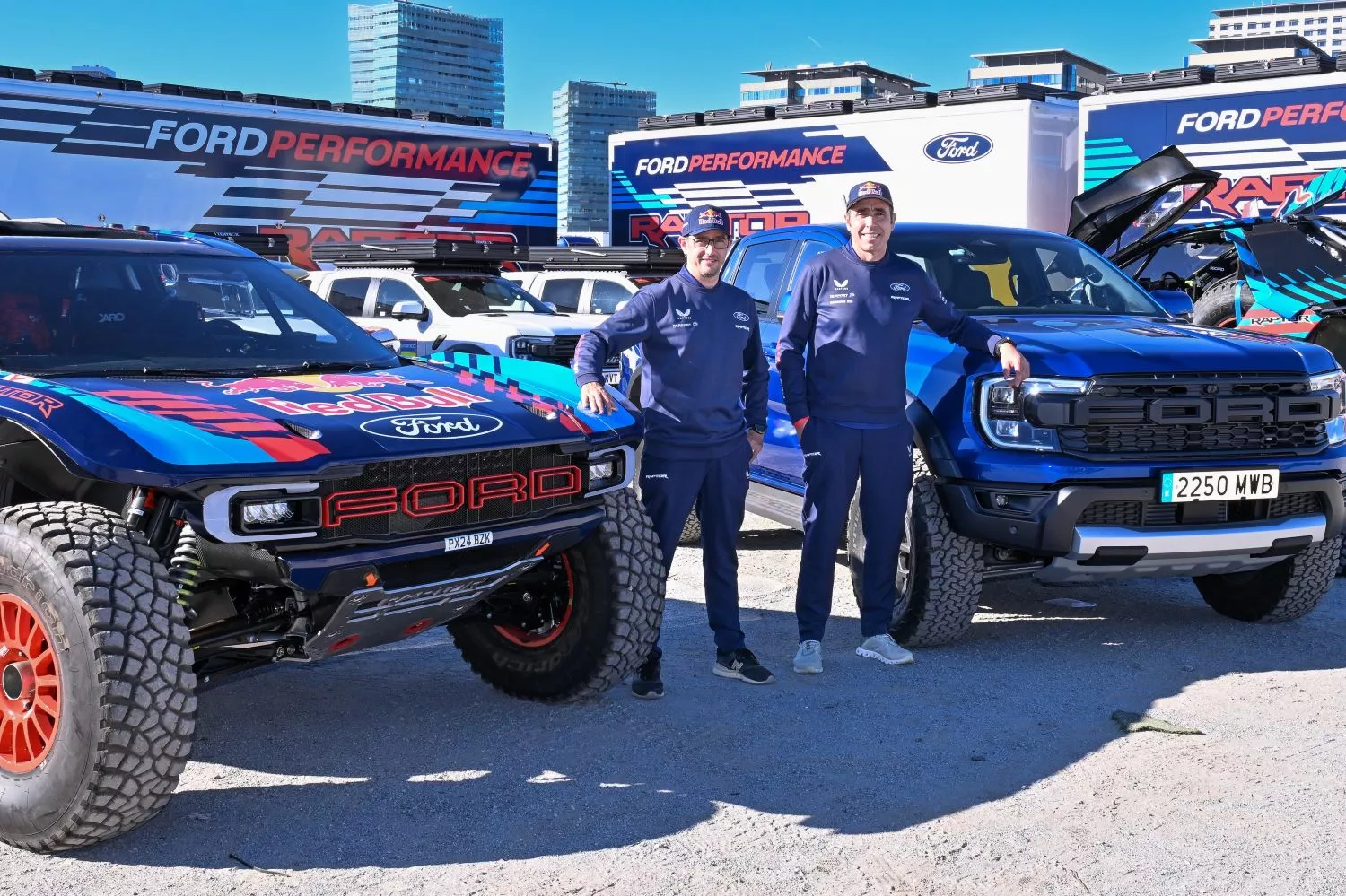 Nani Roma y Álex Haro con el Ford Raptor T1+